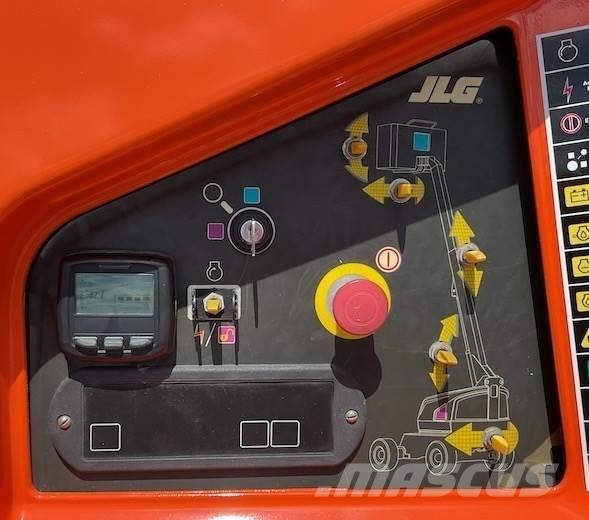 JLG 400S Telescopic boom lifts