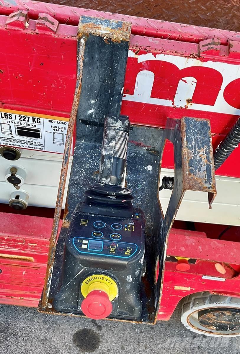 MEC 1930SE Scissor lifts