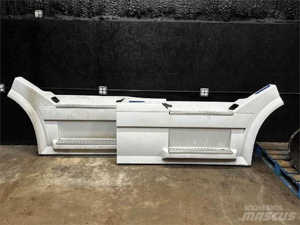 Volvo VNL Construction - Others