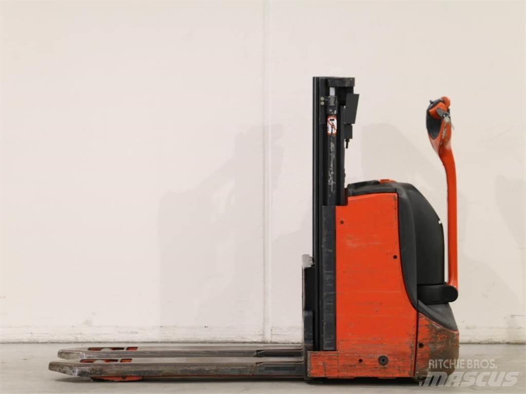 Linde D06/1160 Pedestrian stacker