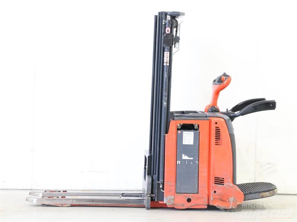 Linde D12AP/133 Pedestrian stacker