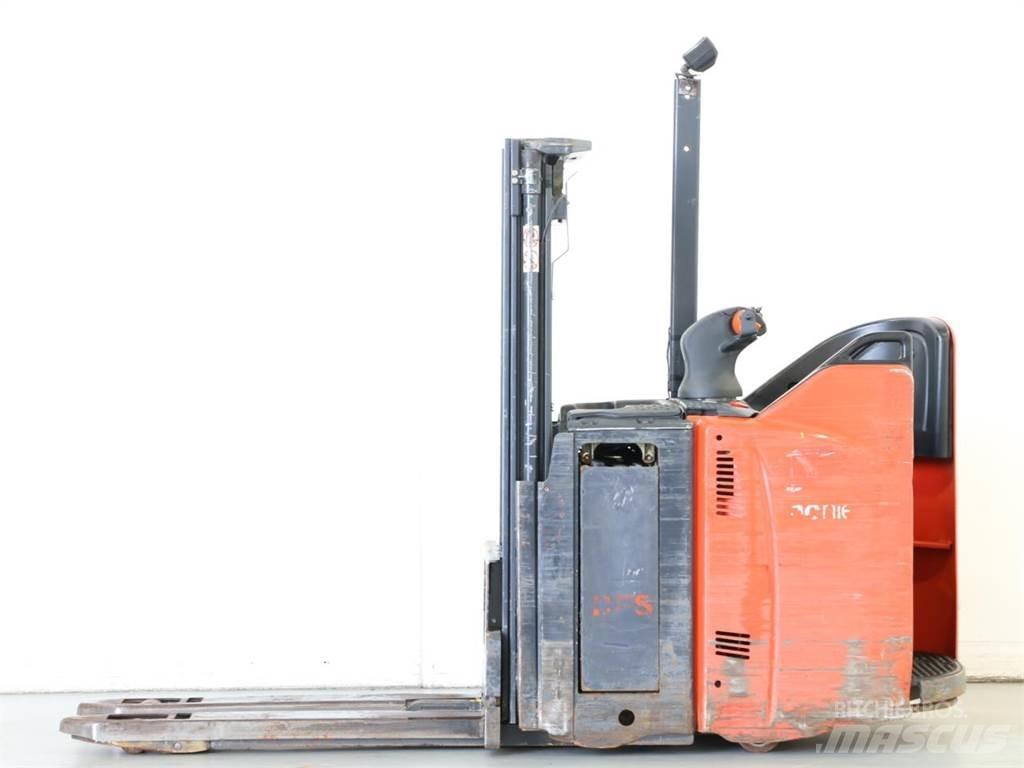 Linde D12SP/133 Pedestrian stacker
