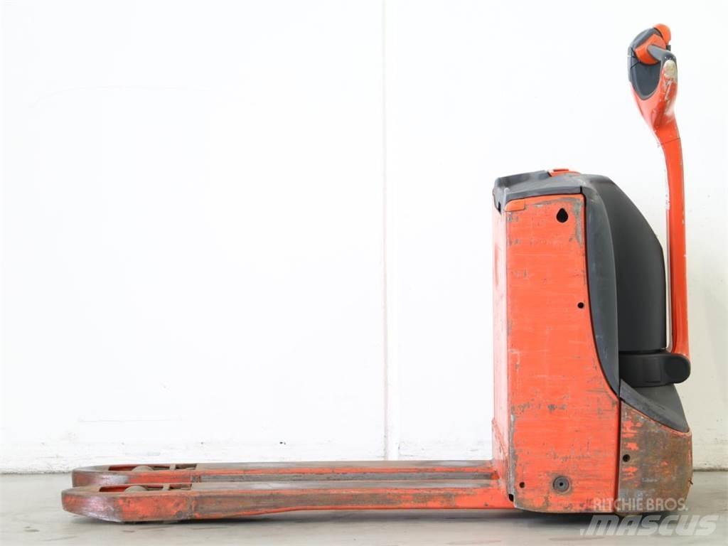Linde T16/1152 Pedestrian stacker