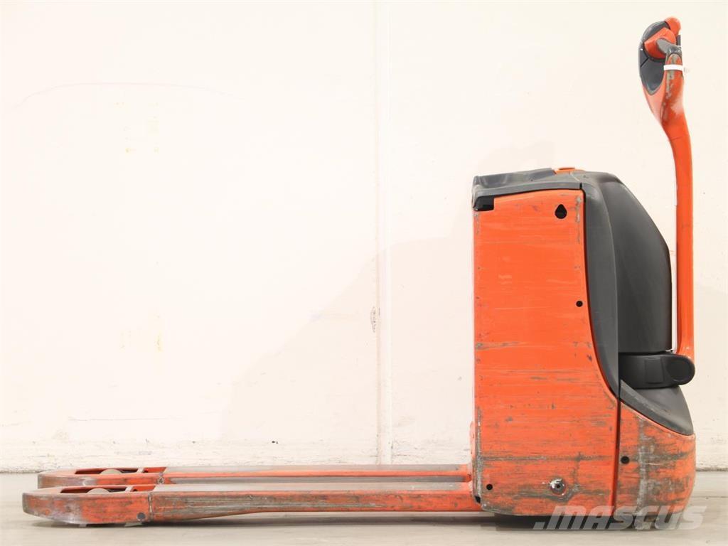 Linde T16/1152 Pedestrian stacker