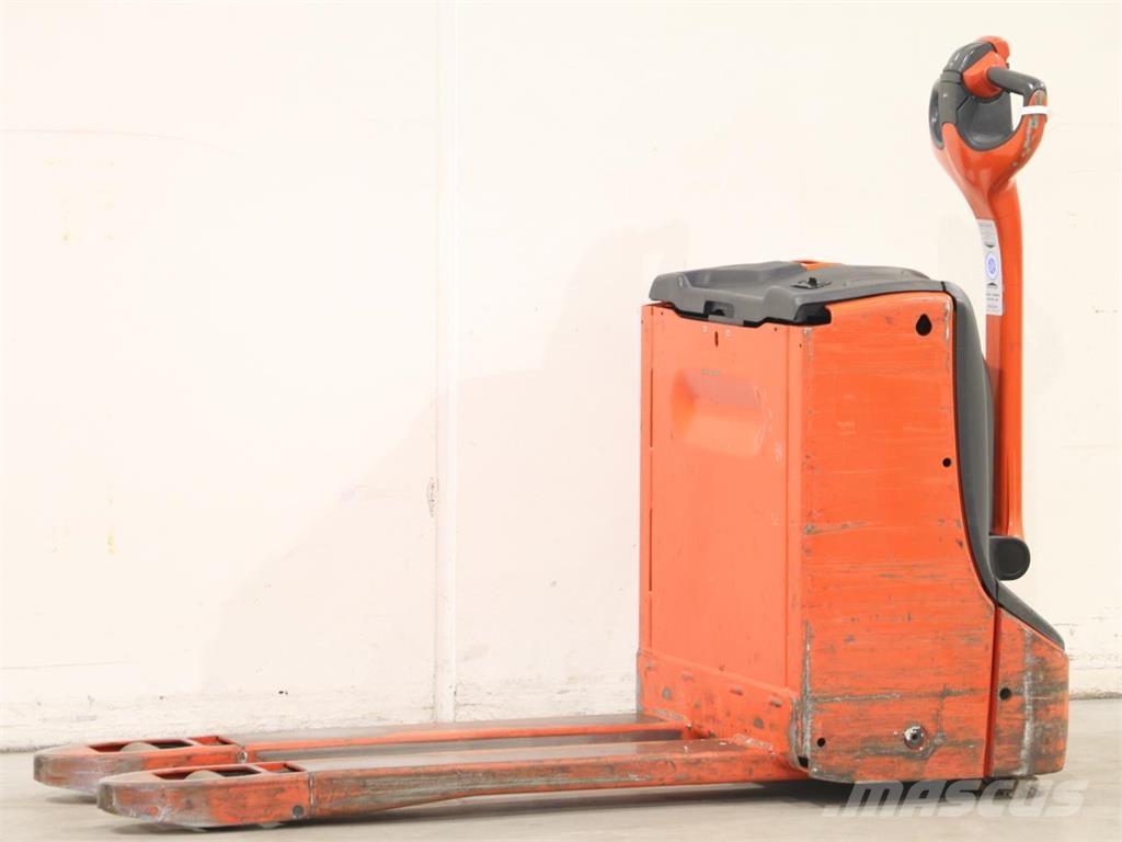 Linde T16/1152 Pedestrian stacker