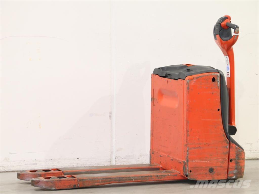 Linde T16/1152 Pedestrian stacker