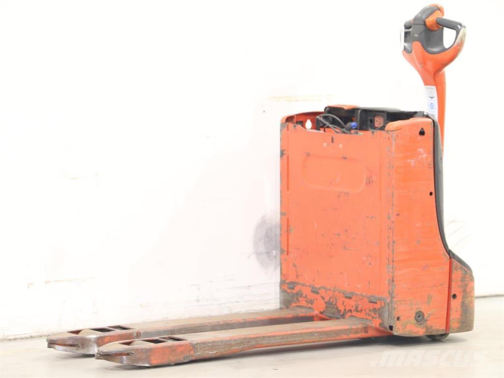 Linde T16/1152 Pedestrian stacker