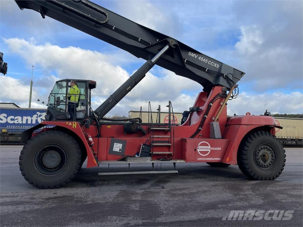 SMV 4545 CCX5 Reach trucks