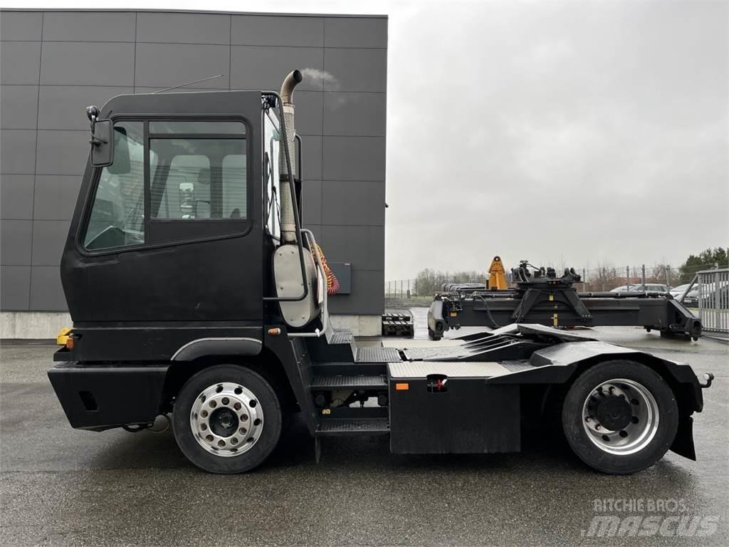 Terberg YT222 4X2 Material Handling - Others