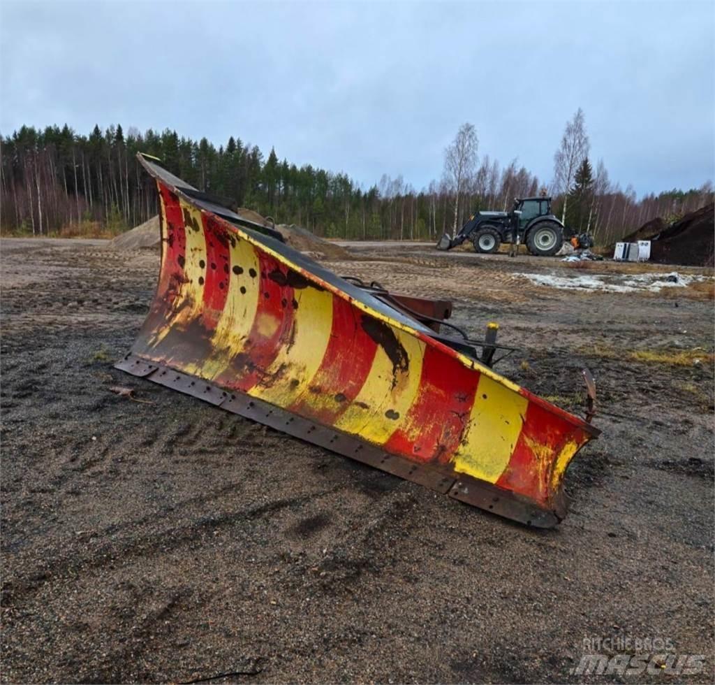  Aura 3,9m Plows