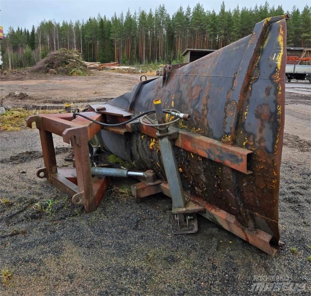  Aura 3,9m Plows