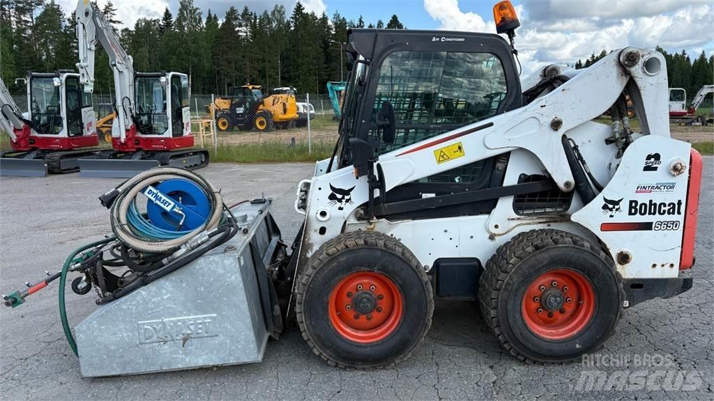 Bobcat S650 Skid steer loaders
