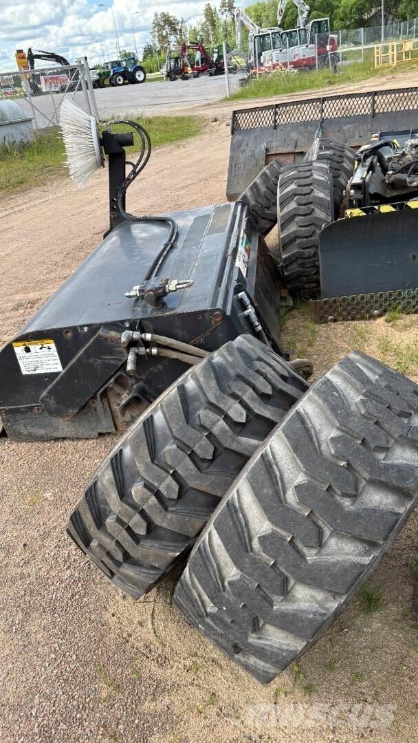 Bobcat S650 Skid steer loaders