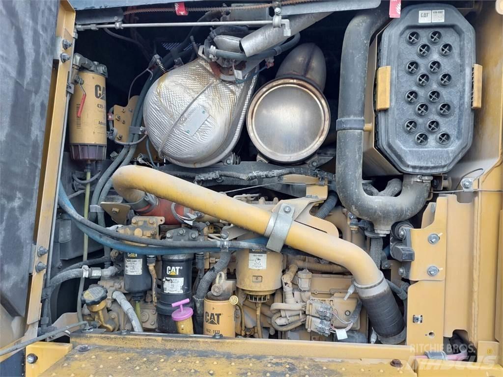CAT 120 Graders