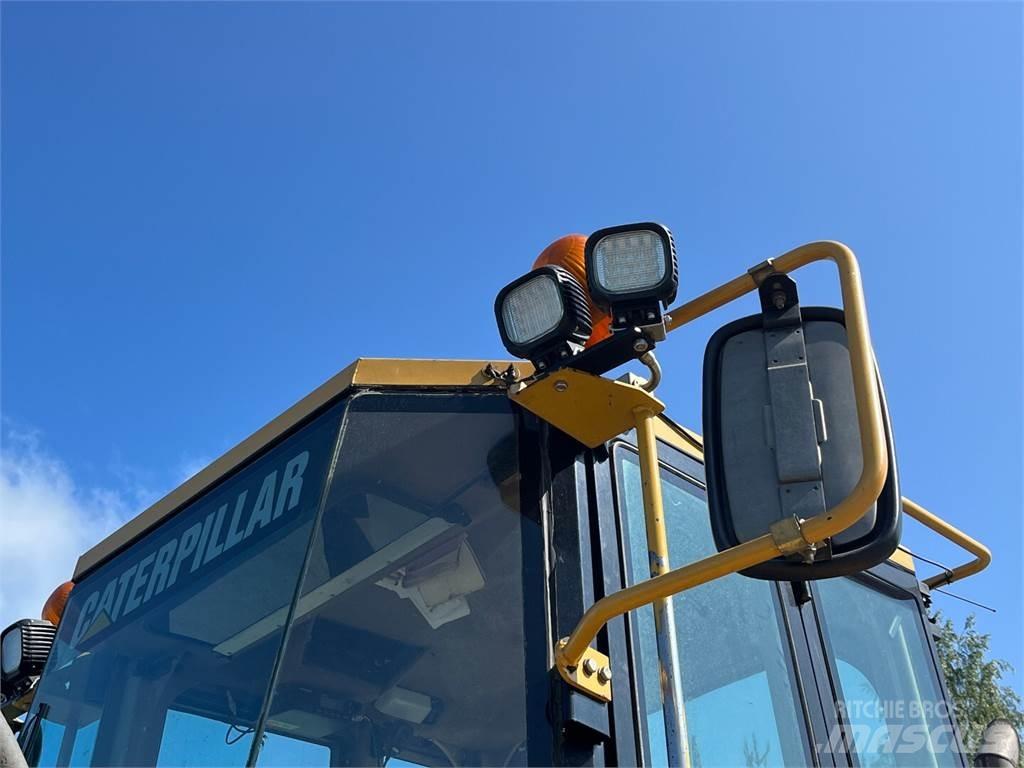 CAT IT24F Wheel loaders