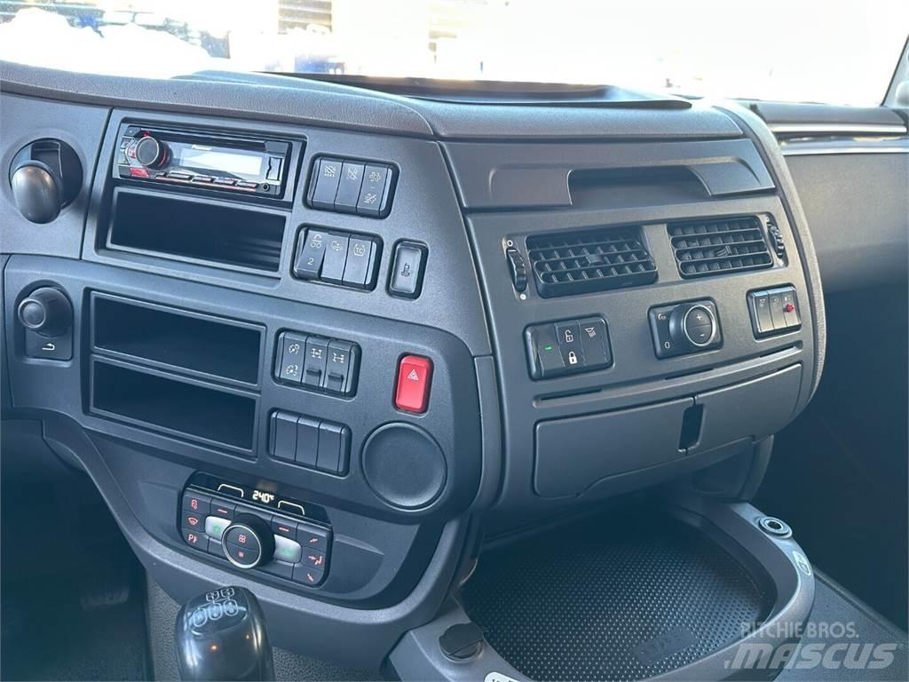 DAF XF 530 6x4 Tractor Units