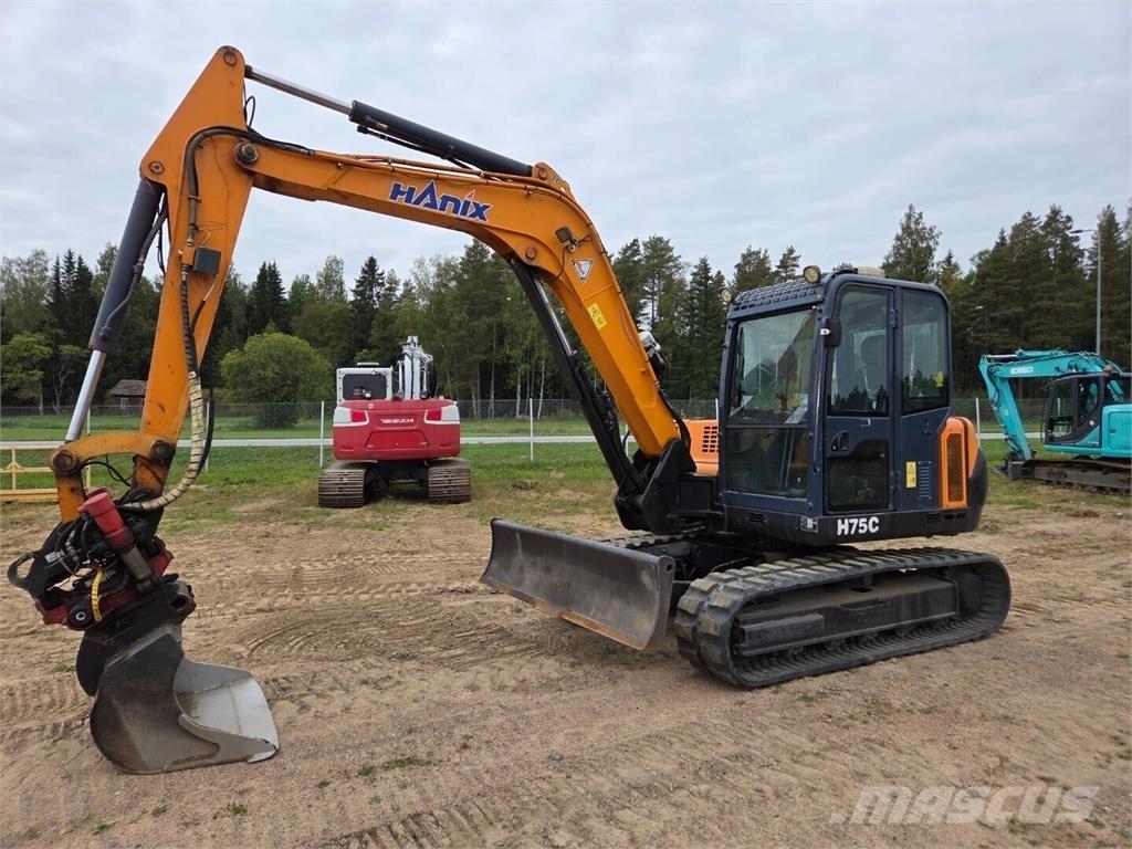Hanix H75C Midi excavators  7t - 12t