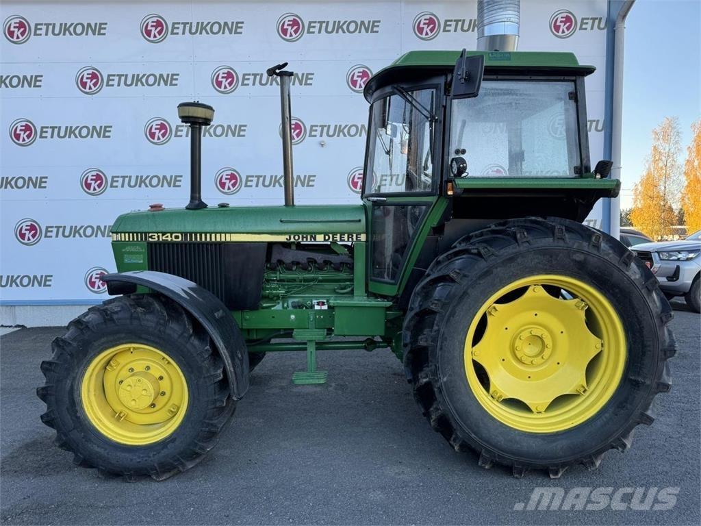 John Deere 3140 Tractors