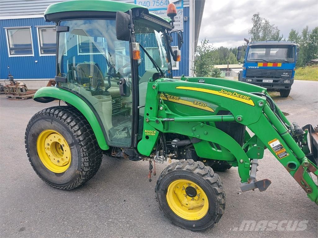 John Deere 3720 Tractors