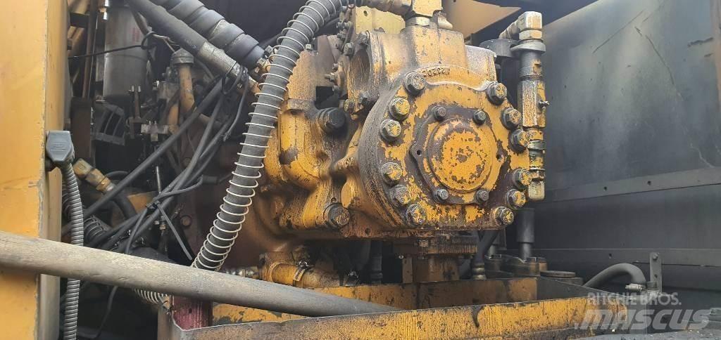 Komatsu PC300-3 Crawler excavators