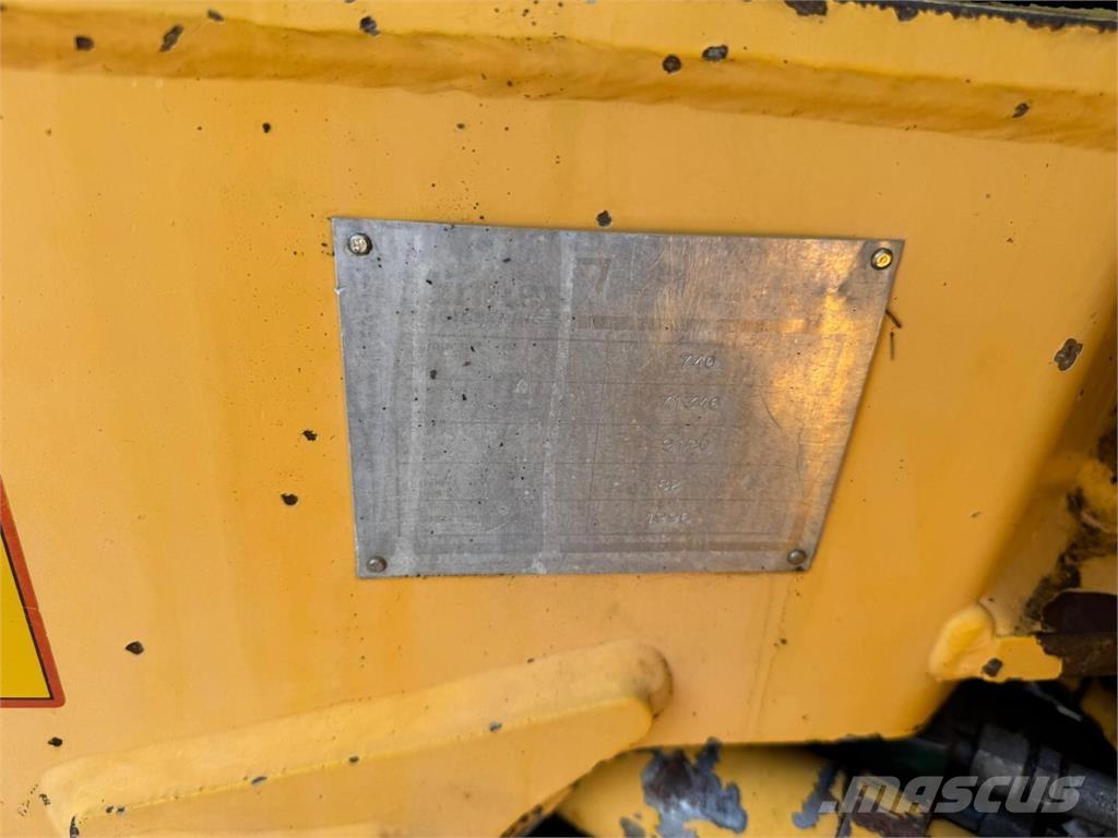Lännen 740 Backhoe loaders