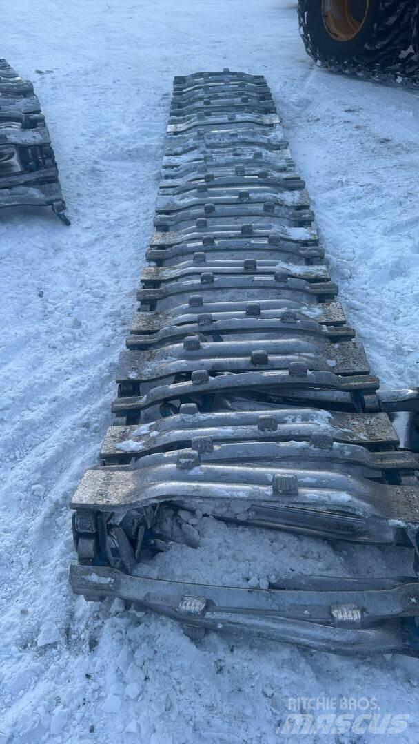 Ponsse Elephant . Tracks, chains and undercarriage