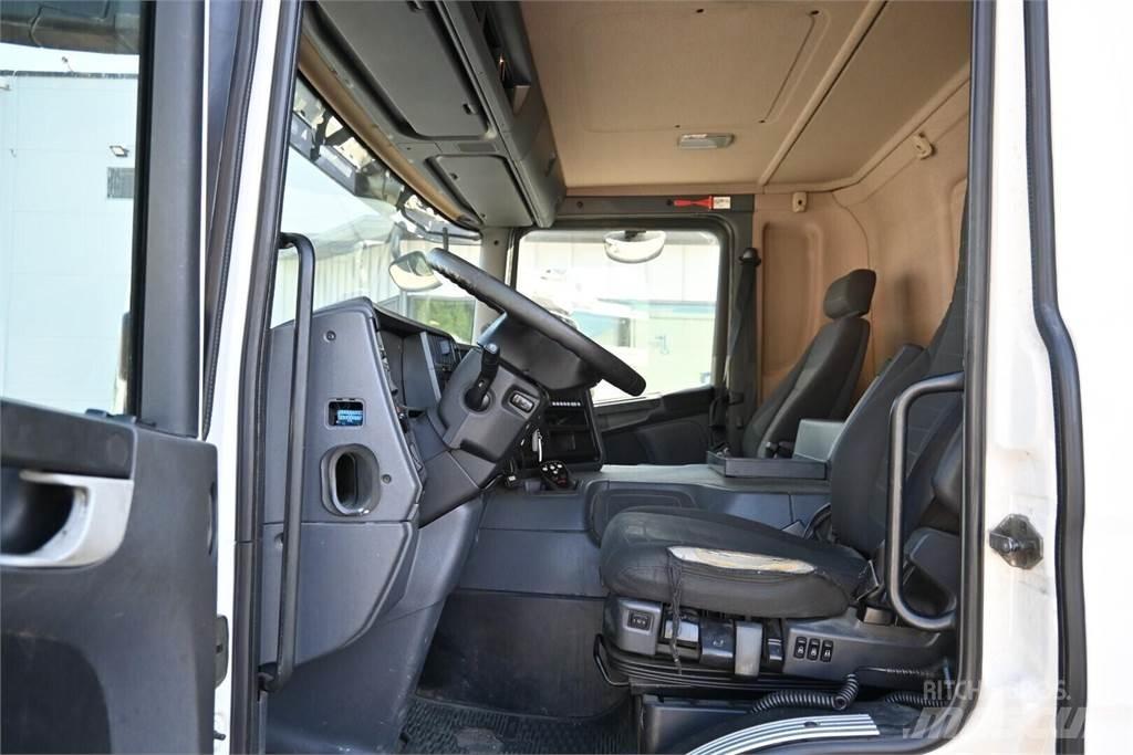 Scania P320 4x2 Box body trucks