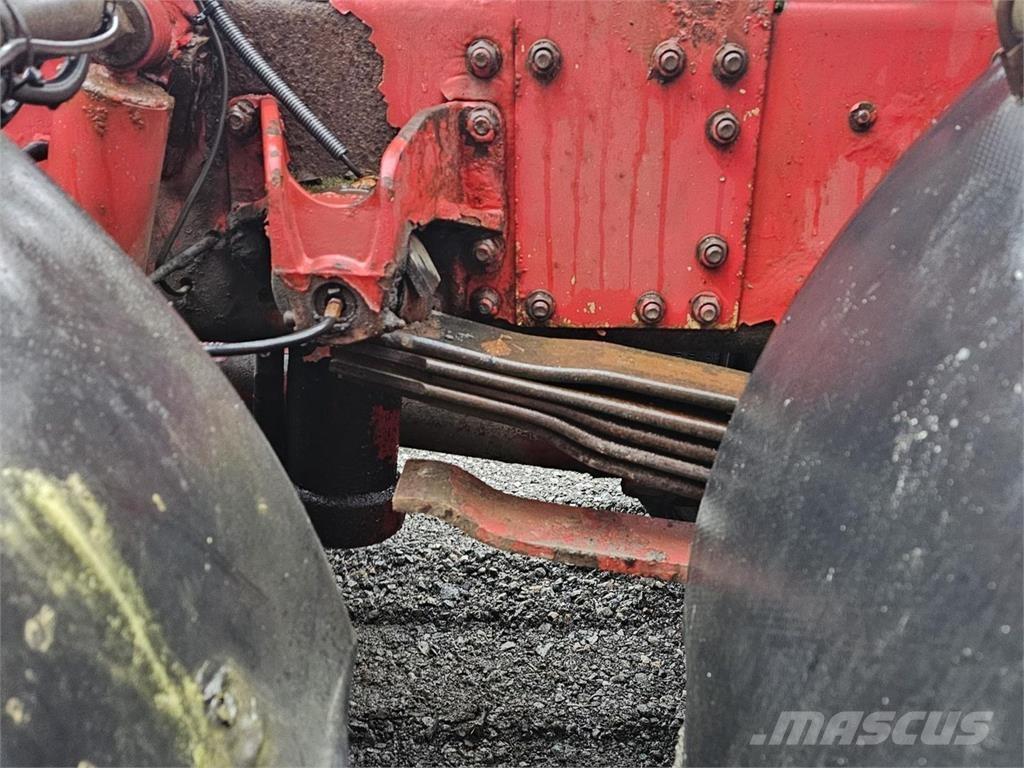 Sisu E12M 8X2 Hook lift trucks