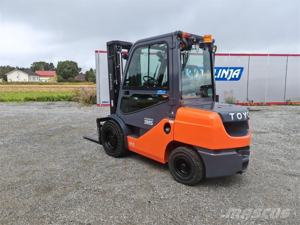 Toyota 02-8FDJF35 Diesel trucks