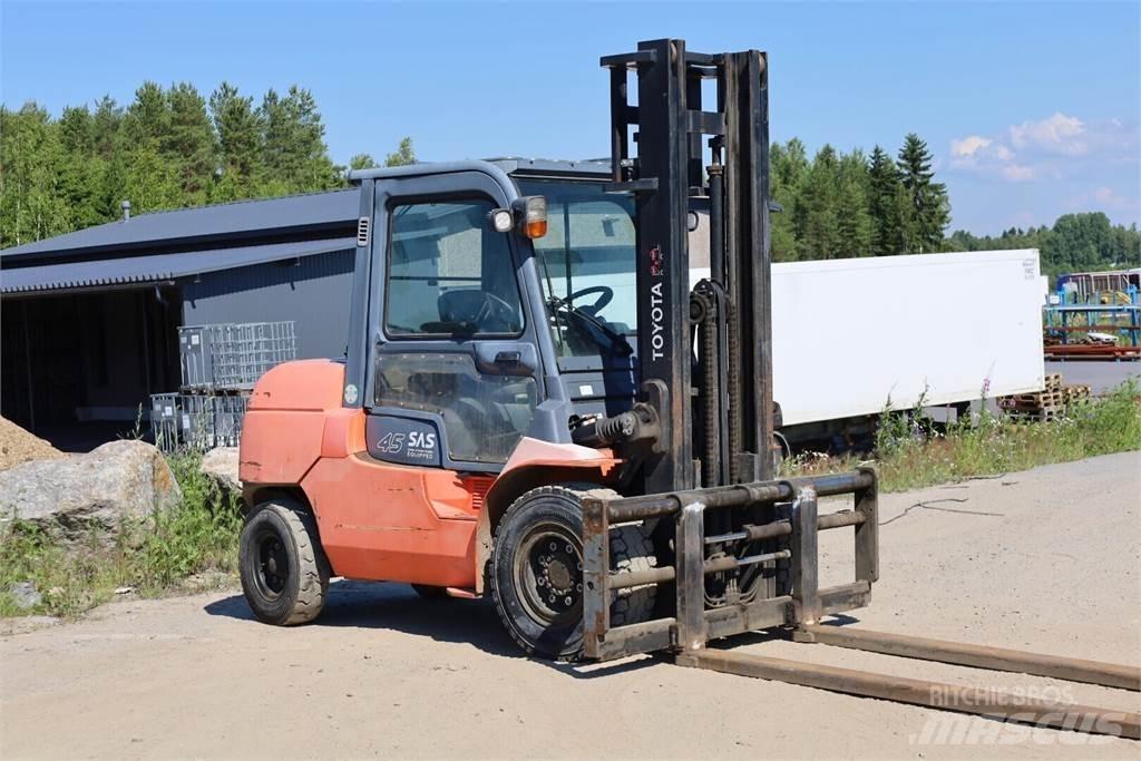 Toyota 7FD40 Diesel trucks