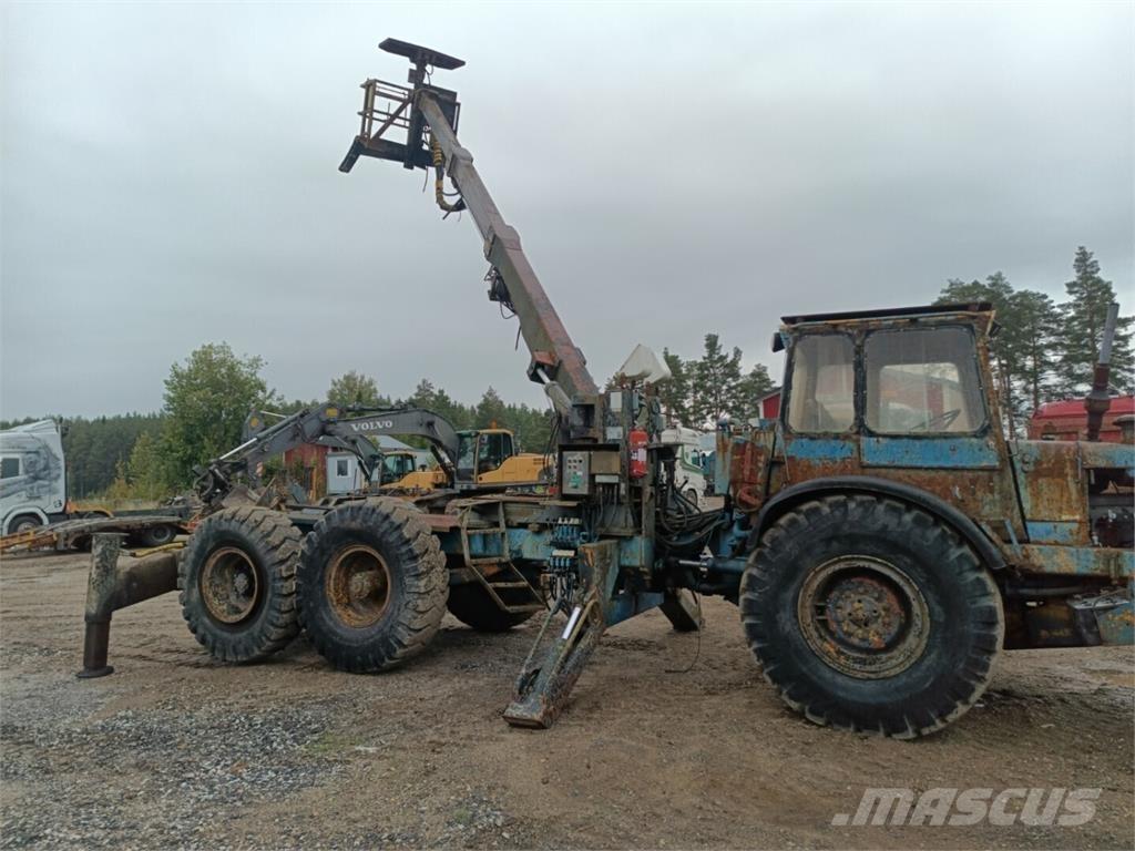 Volvo BM DR 860 Vertical mast lifts