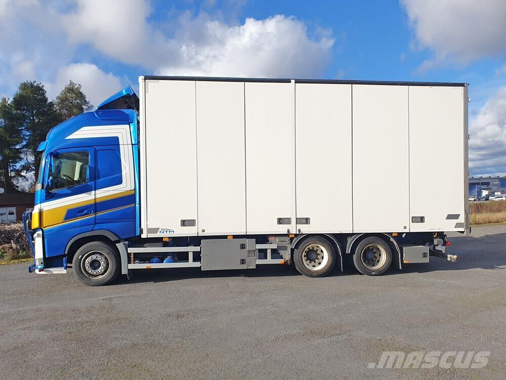 Volvo FH16 6x2 -17 Box body trucks