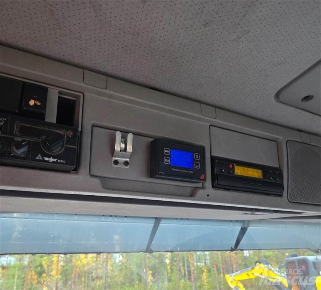 Volvo FM12 8X4 Hook lift trucks