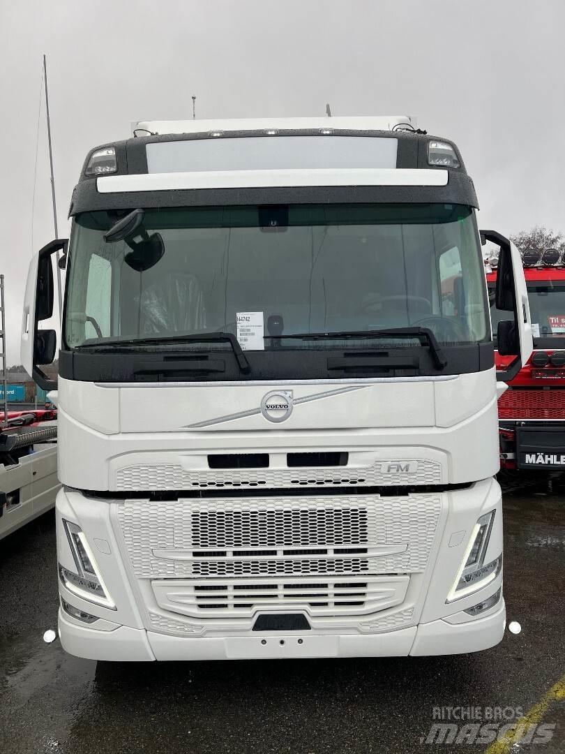 Volvo FM330 4x2 Box body trucks