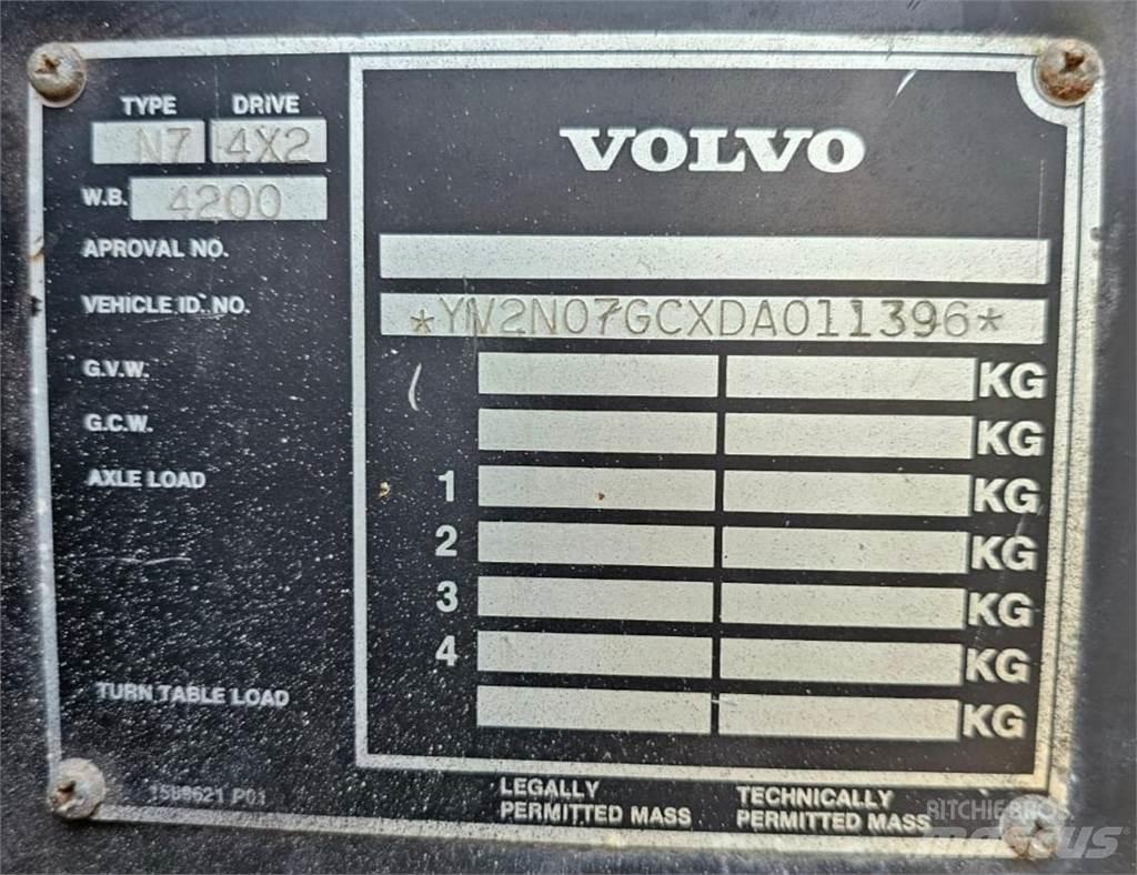 Volvo N7 6x2 Crane trucks