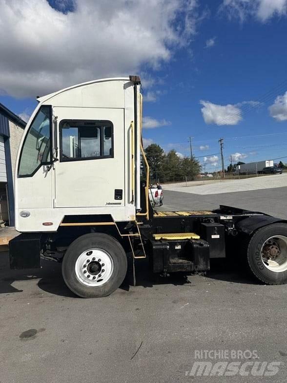 Autocar XSPOTTER Terminal tractors