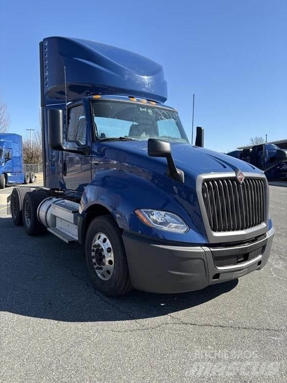 International LT Tractor Units