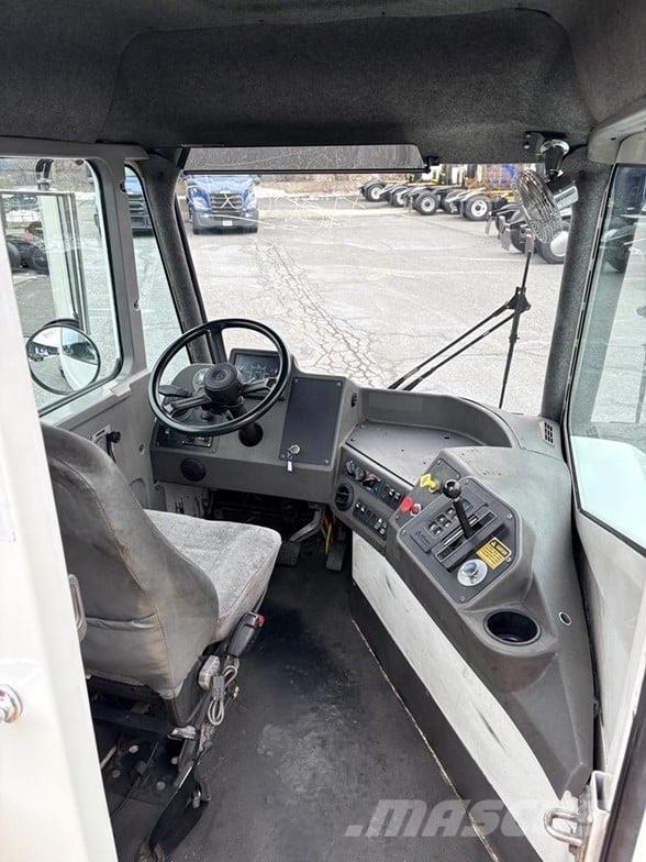 Kalmar OTTAWA 4X2 OFF-ROAD Terminal tractors