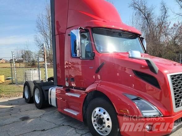 Volvo VNR64T300 Tractor Units