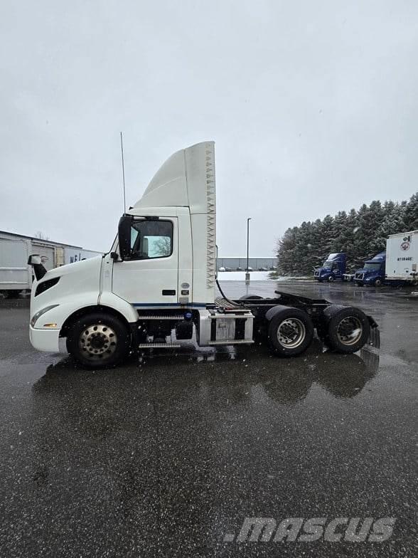 Volvo VNR64T300 Tractor Units
