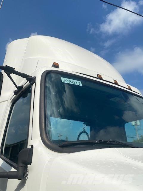 Volvo VNR64T300 Tractor Units