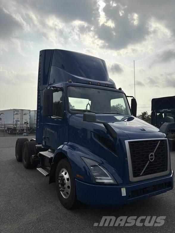 Volvo VNR64T300 Tractor Units