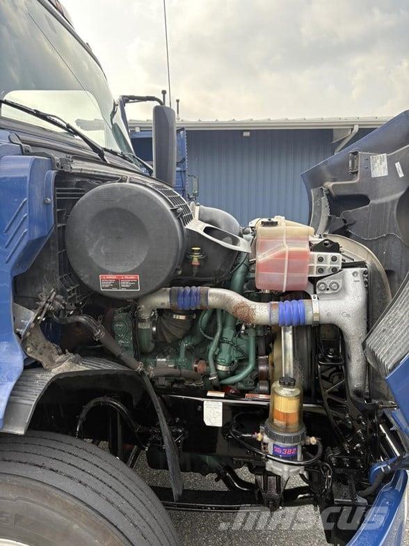 Volvo VNR64T300 Tractor Units