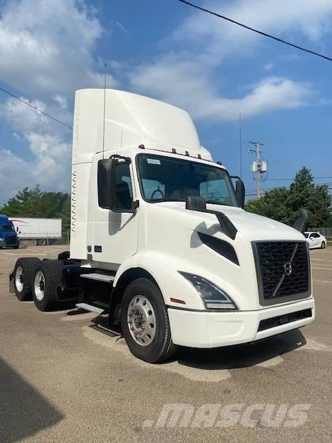 Volvo VNR64T300 Tractor Units