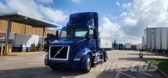 Volvo VNR64T300 Tractor Units