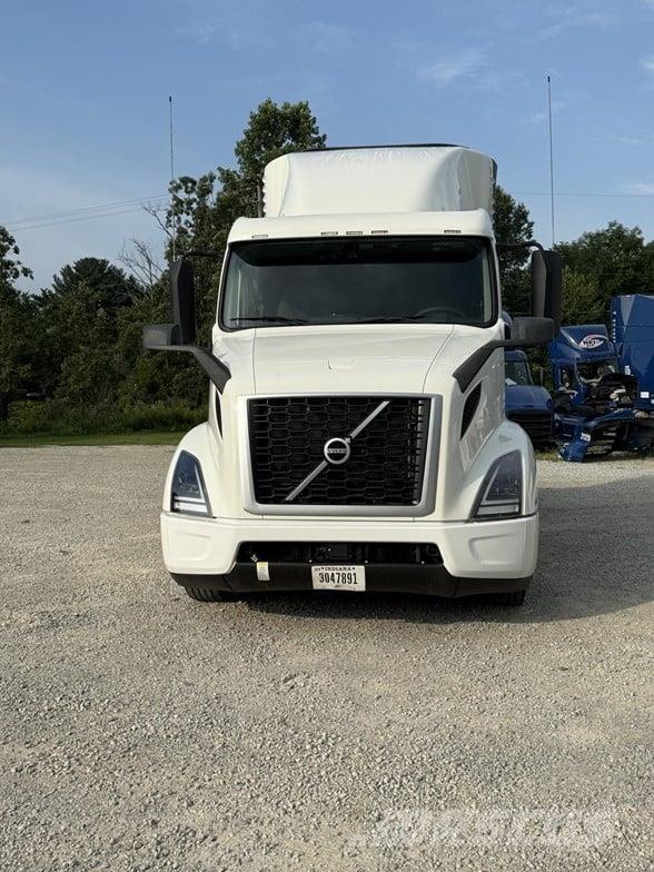 Volvo VNR64T640 Tractor Units