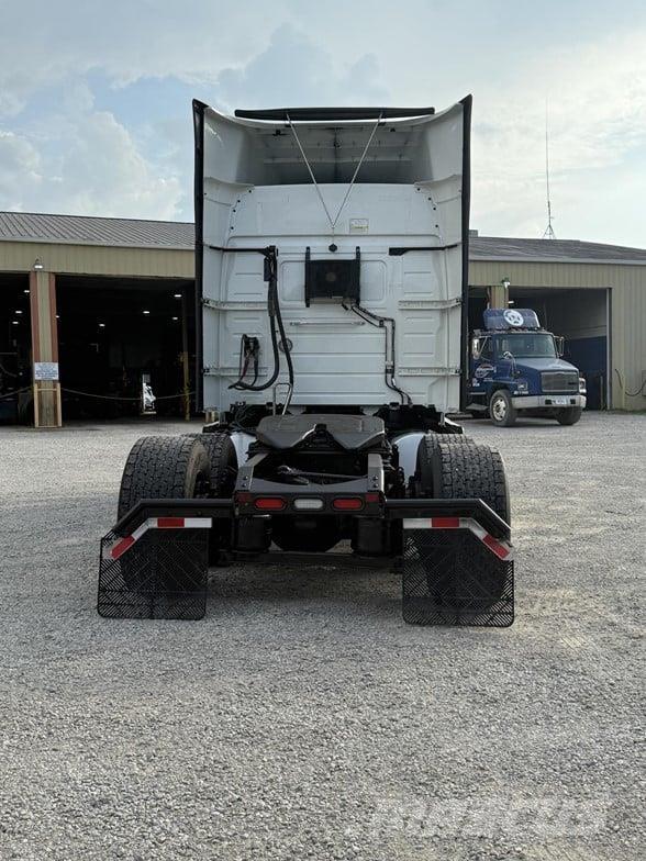 Volvo VNR64T640 Tractor Units