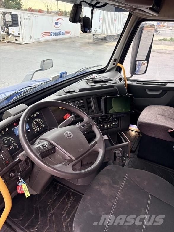 Volvo VNR64T640 Tractor Units