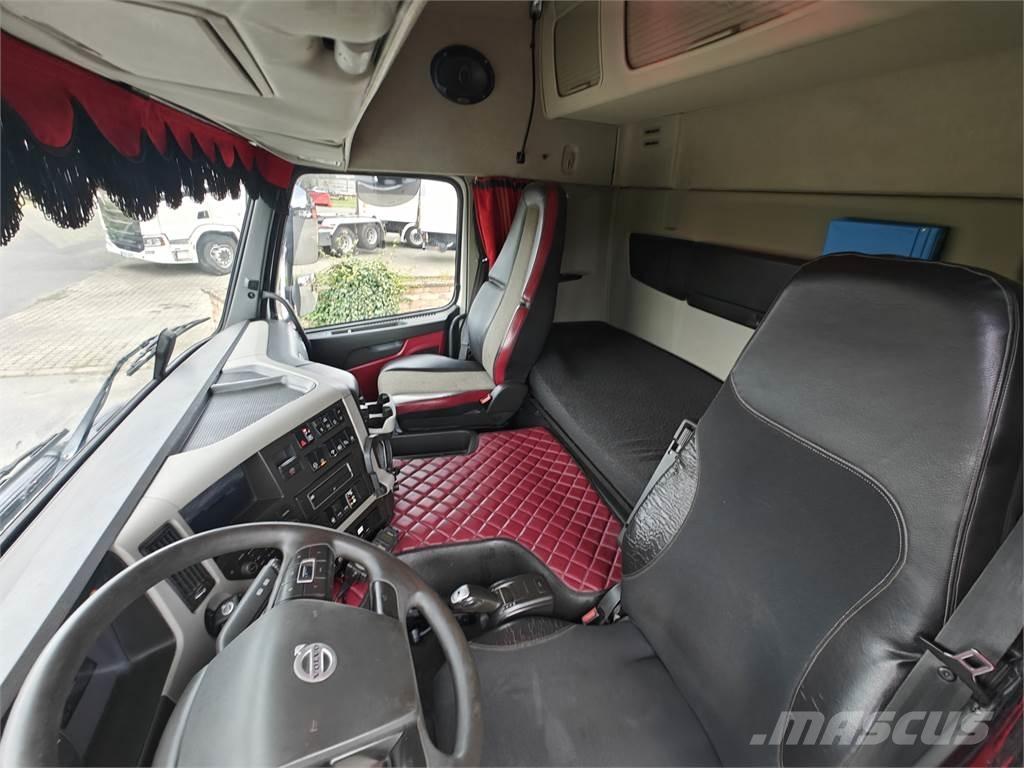 Volvo FM460 Hook lift trucks
