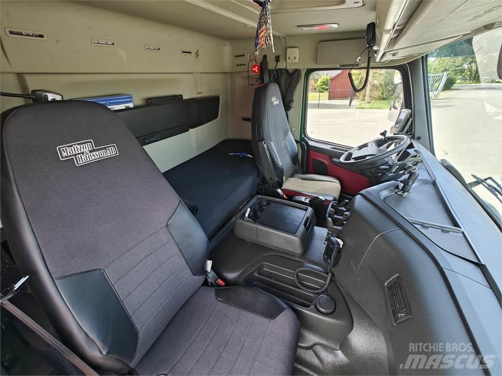 Volvo FMX460 Crane trucks